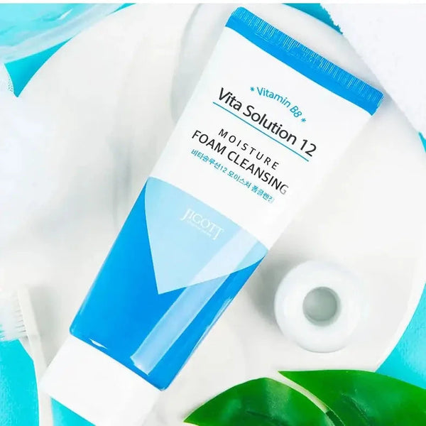 Attīrošas mitrinošas putas sejai Jigott Vita Solution 12 Moisture Foam Cleansing