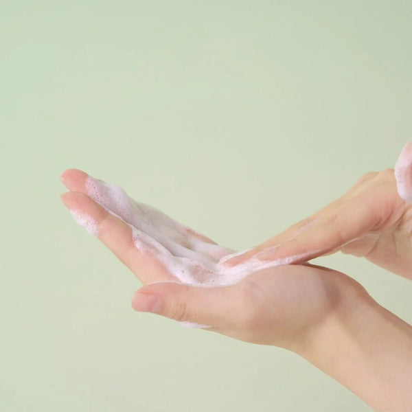 Antibakteriālas putiņas sejas mazgāšanai SKIN1004 Madagascar Centella Tea-Trica BHA Foam