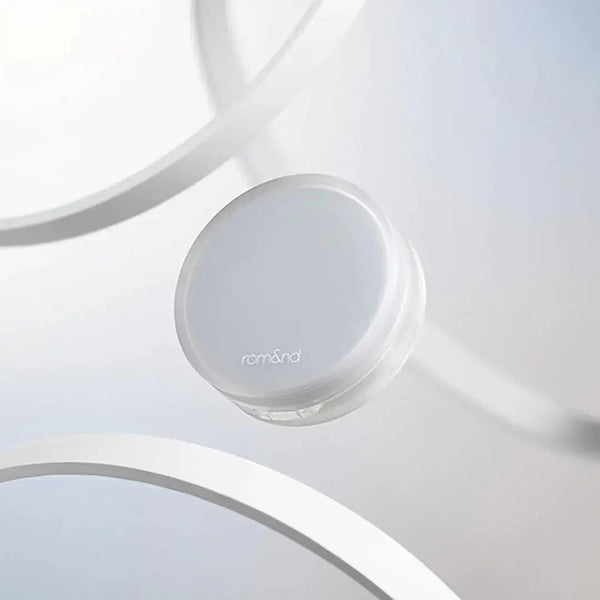Noturīgs tonālais kušons ar pusmatētu noslēguma akcentu Rom&Nd Nu Zero Cushion SPF24 PA++